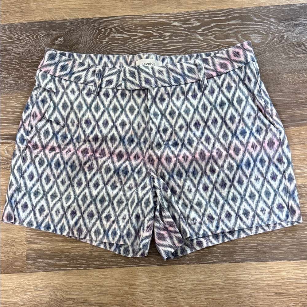 Women’s size 29 Level 99 Diamond Pattern Shorts